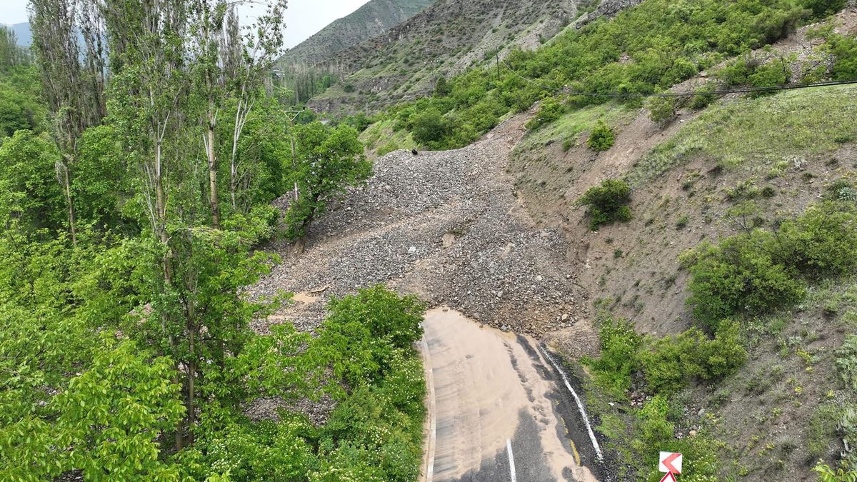 Tortum’da Heyelan: Yollar Kapandı
